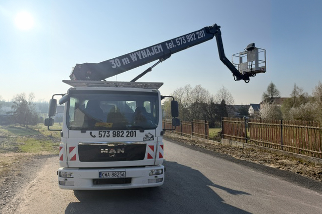 Zwyżka 30 m do wynajęcia z operatorem
